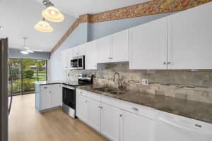 723 Timber Ridge Trail Sw B, Vero Beach