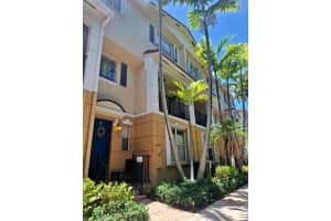 3172 N Greenleaf Circle, Boynton Beach