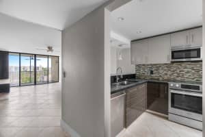 17 Royal Palm Way 5030, Boca Raton