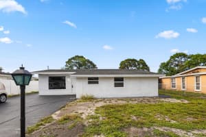 6331 Sw 41st Place, Davie