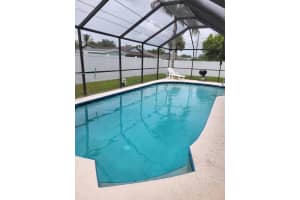 742 Se Whitehurst Avenue, Port Saint Lucie