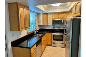 802 Shorewinds Drive, Fort Pierce