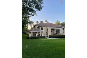 579 Prestwick Circle 3, Palm Beach Gardens