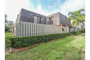 340 S Waverly Place 8b, Vero Beach