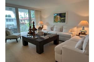 227 Australian Avenue 1e, Palm Beach