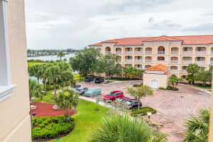 19 Harbour Isle Drive W Ph04, Fort Pierce