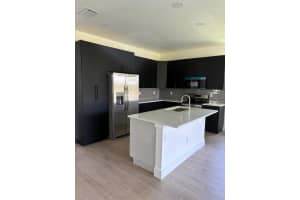 500 Sunset Road N, Rotonda West