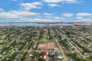 233 7th Court 7, Lake Park