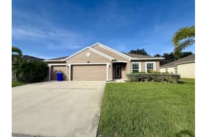 5997 Ridge Lake Circle, Vero Beach