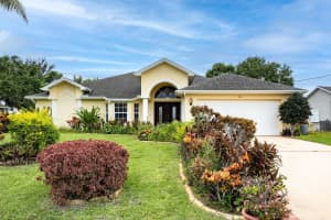 242 Sw Amesbury Ave Avenue, Port Saint Lucie