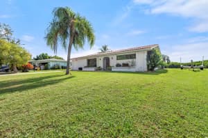 1075 Se Coral Reef Street, Port Saint Lucie