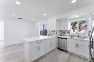 240 Nw 5th Street, Deerfield Beach