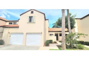 14 Via De Casas Sur 102, Boynton Beach
