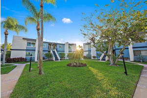 1561 Ne 12th Terrace C14, Jensen Beach
