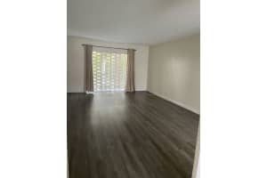 1500 W Crescent Circle A27, Lake Park