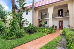 146 Lake Evelyn Drive, West Palm Beach