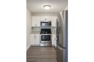 537 S Sequoia Drive 113, West Palm Beach