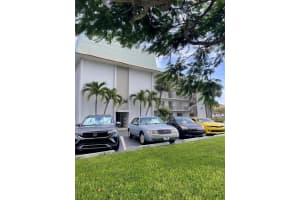 2936 Lake Shore 303 Drive 303, Riviera Beach