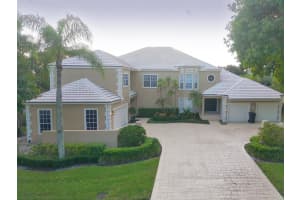 11877 Pebblewood Drive 202, Wellington