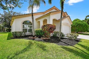 2707 Pointe Circle, Greenacres