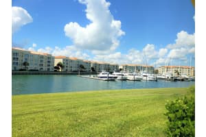 8 Harbour Isle Drive E 105, Fort Pierce