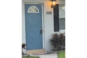 608 Sw 8th Court, Delray Beach