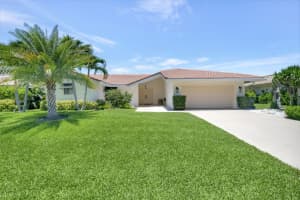 902 Foxpointe Circle, Delray Beach