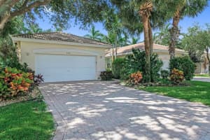 9795 Crescent View Drive S, Boynton Beach