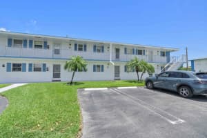 1115 Lake Terrace 111, Boynton Beach