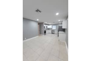 1634 W 9th Street 4, Riviera Beach