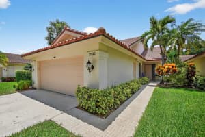 2535 Iroquois Circle, West Palm Beach