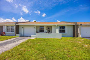 5526 Lakewood Circle S B, Margate