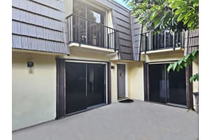 1011 10th Court, Palm Beach Gardens