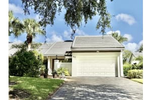 17 Clubhouse Lane, Boynton Beach