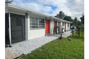 512 Sw 7th Street B, Hallandale Beach