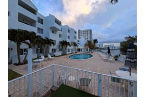 2860 Ne 14th St Causeway 102d, Pompano Beach