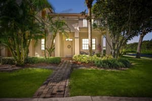 8043 Murano Circle, Palm Beach Gardens