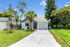 21 Peachtree Place, Boynton Beach