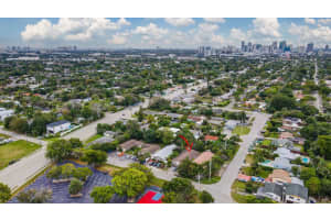 8 Ne 16 Place 2, Fort Lauderdale