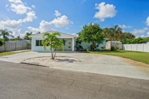 195 Sw Cabana Point Circle, Stuart