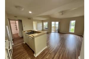 4863 Via Palm Lake 811, West Palm Beach