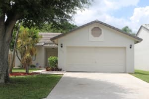 6076 Strawberry Lakes Circle, Lake Worth