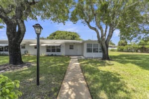 1105 N Oakridge Circle C, Lake Worth