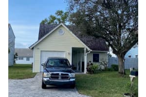 2820 Black Pine Court, Lake Worth