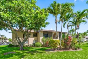 432 Pine Glen C2 Lane C-2, Greenacres