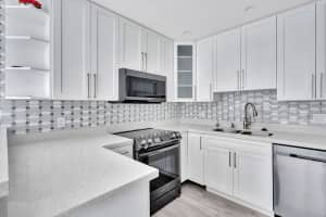 810 Lake Shore Drive 44, Lake Park