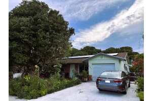 421 Nw 7th Court, Boynton Beach