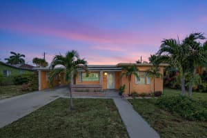 1136 W 7th Street, Riviera Beach