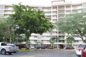 3507 Oaks Way, Pompano Beach