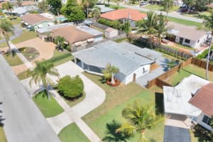 921 Se 15th Court, Deerfield Beach